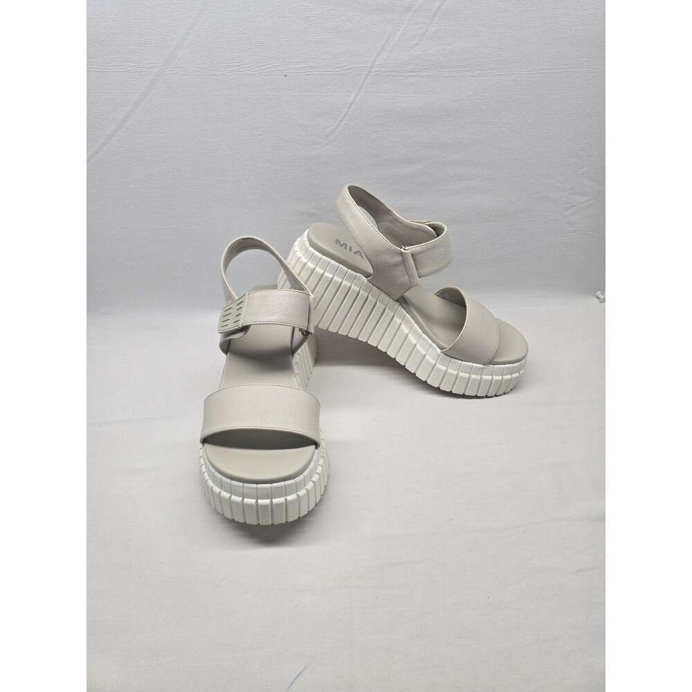 MIA Yuri Cushioned Platform Wedge Chunky Sandal in Cream Size 7.5M